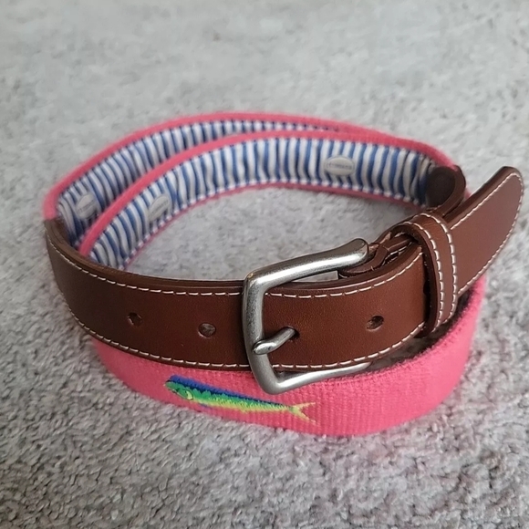 Vineyard Vines Pink Fish Embroidered Belt - Picture 1 of 10
